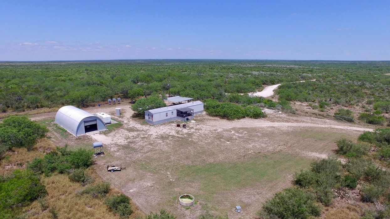 RANCHO DE PEZ Y CAZA